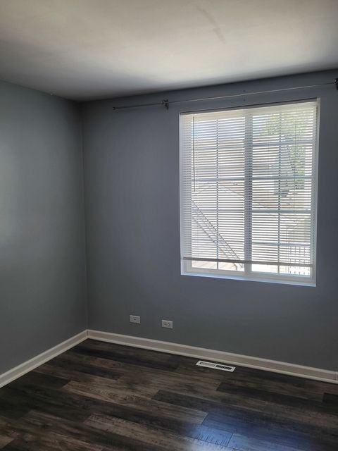 Tiny photo for 316 E Victoria Circle #316, North Aurora, IL 60542 (MLS # 12464976)