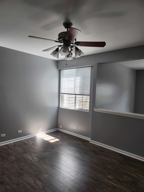 Tiny photo for 316 E Victoria Circle #316, North Aurora, IL 60542 (MLS # 12464976)