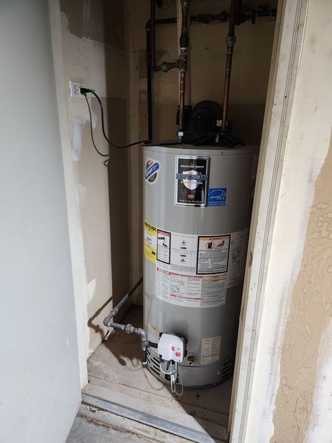 Tiny photo for 316 E Victoria Circle #316, North Aurora, IL 60542 (MLS # 12464976)