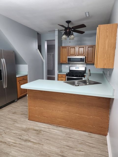 Tiny photo for 316 E Victoria Circle #316, North Aurora, IL 60542 (MLS # 12464976)