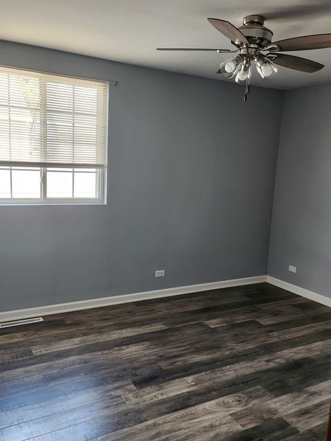 Tiny photo for 316 E Victoria Circle #316, North Aurora, IL 60542 (MLS # 12464976)