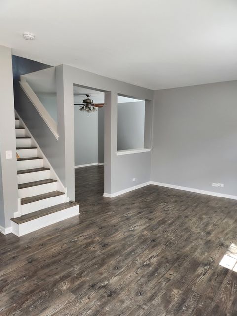 Tiny photo for 316 E Victoria Circle #316, North Aurora, IL 60542 (MLS # 12464976)