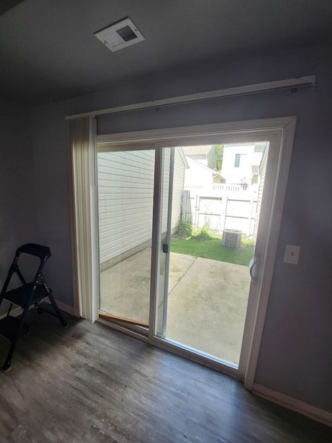 Tiny photo for 316 E Victoria Circle #316, North Aurora, IL 60542 (MLS # 12464976)