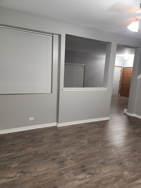 Tiny photo for 316 E Victoria Circle #316, North Aurora, IL 60542 (MLS # 12464976)