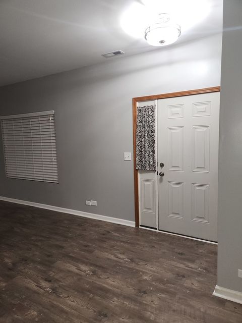 Tiny photo for 316 E Victoria Circle #316, North Aurora, IL 60542 (MLS # 12464976)