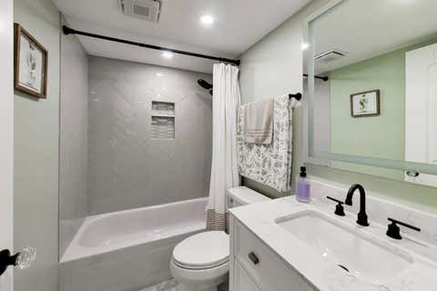 Tiny photo for 1714 Northfield Square Sq #B, Northfield, IL 60093 (MLS # 12679829)