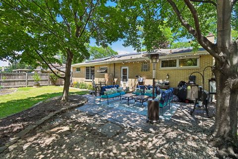 Tiny photo for 107 W Orchard Place, Mount Prospect, IL 60056 (MLS # 12679512)