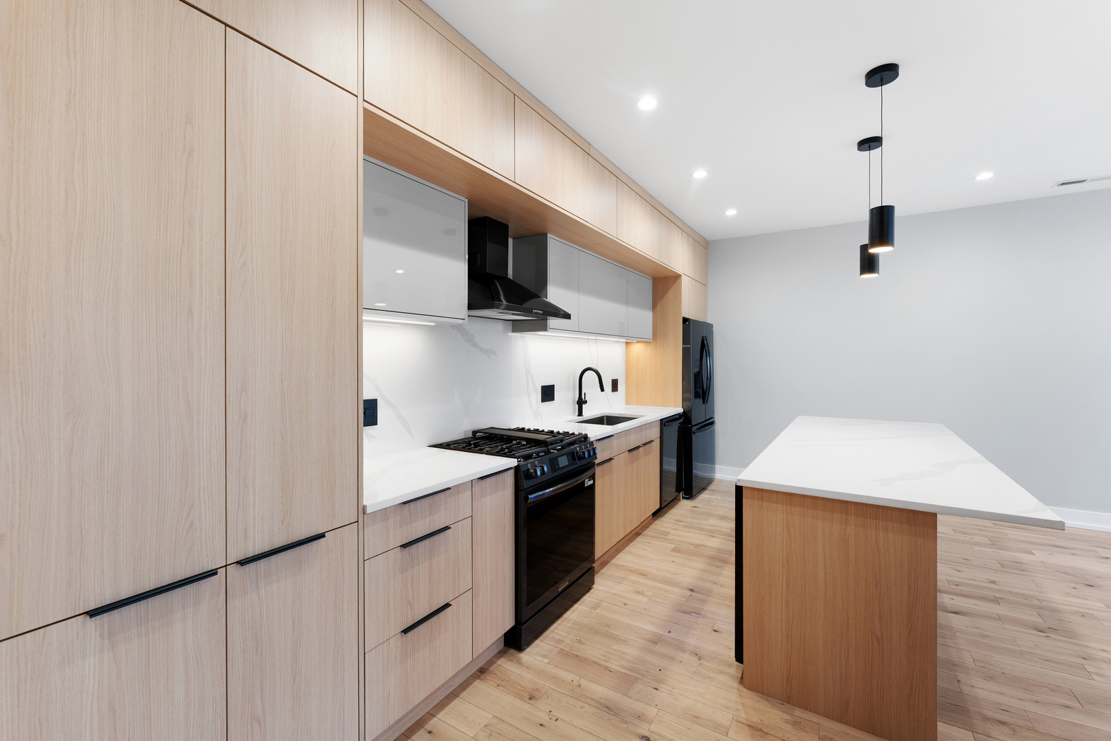 7726 N EASTLAKE Terrace 3