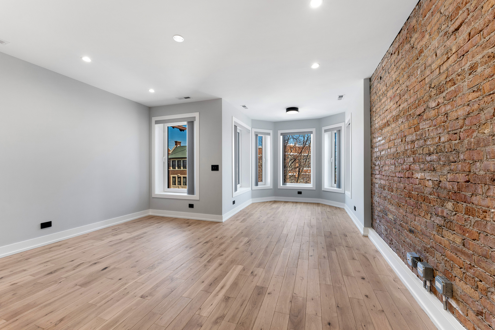 7726 N EASTLAKE Terrace 3