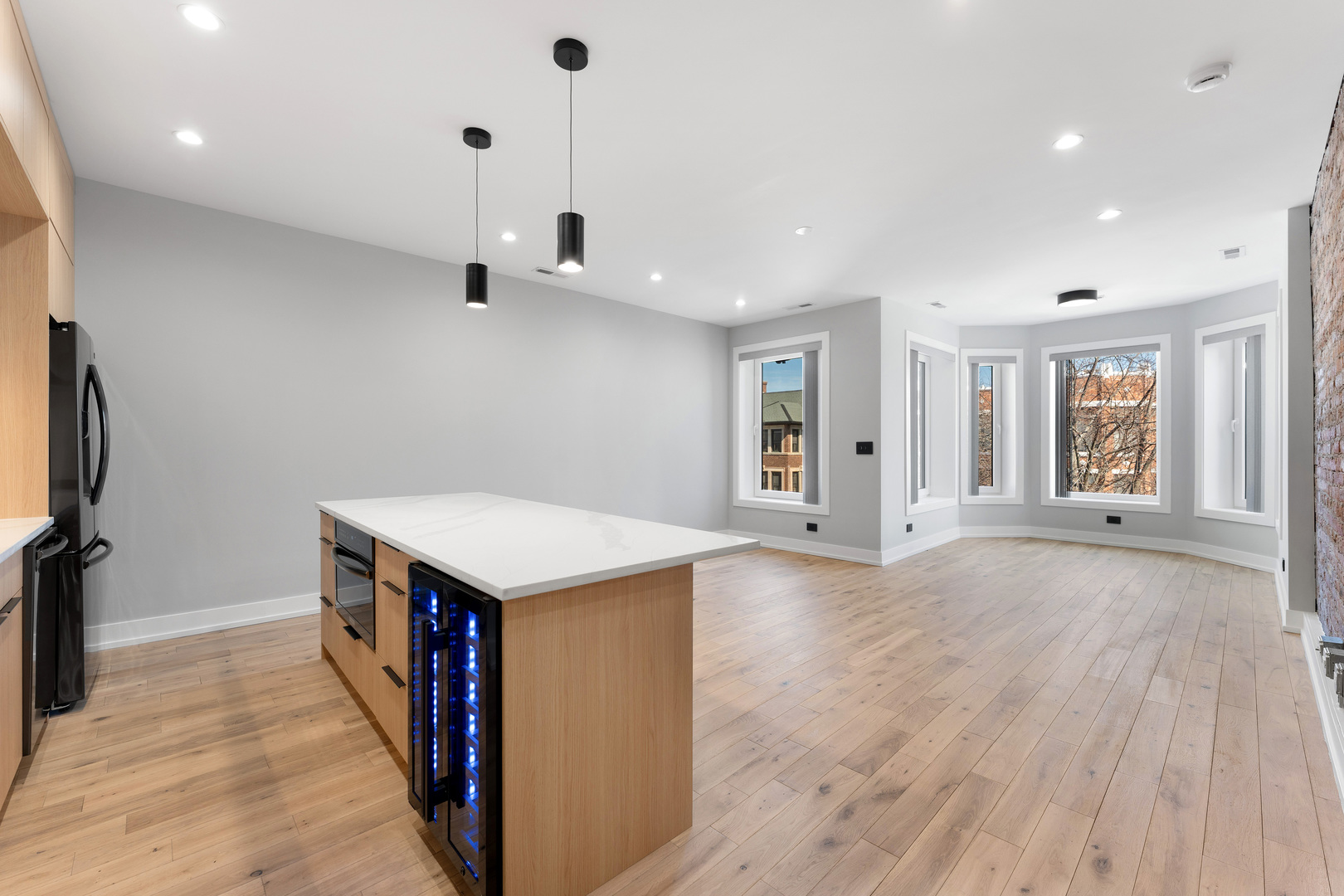 7726 N EASTLAKE Terrace 3