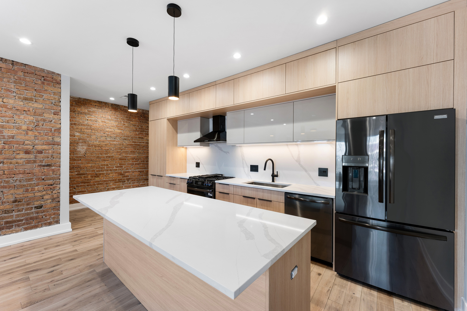 7726 N EASTLAKE Terrace 3