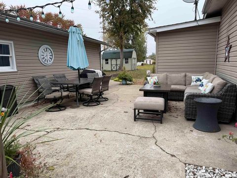 Tiny photo for 601 FRANKLIN Avenue, West Frankfort, IL 62896 (MLS # EB460349)