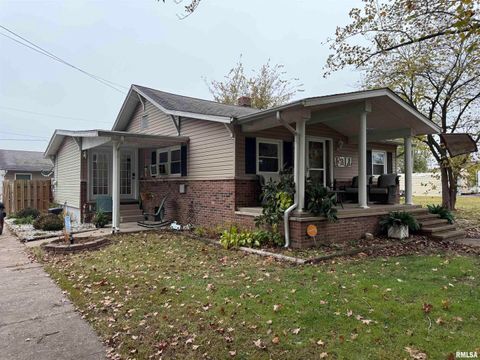 Tiny photo for 601 FRANKLIN Avenue, West Frankfort, IL 62896 (MLS # EB460349)