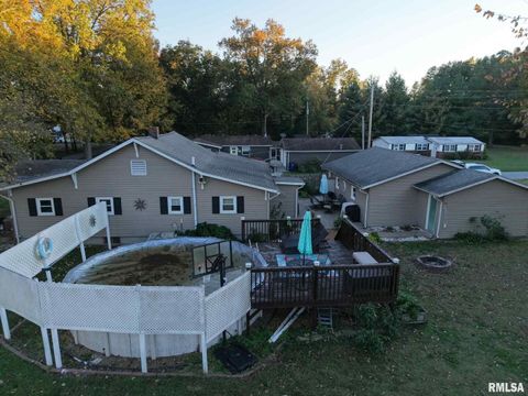 Tiny photo for 601 FRANKLIN Avenue, West Frankfort, IL 62896 (MLS # EB460349)