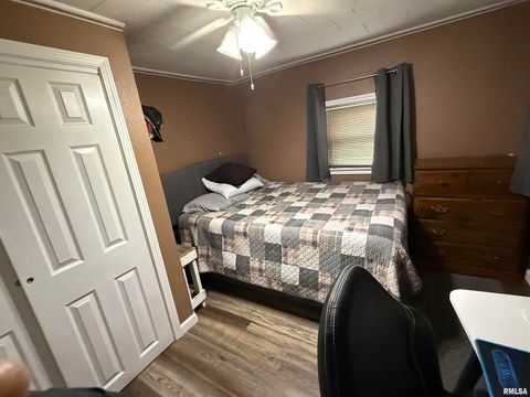 Tiny photo for 601 FRANKLIN Avenue, West Frankfort, IL 62896 (MLS # EB460349)