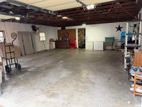 Tiny photo for 601 FRANKLIN Avenue, West Frankfort, IL 62896 (MLS # EB460349)