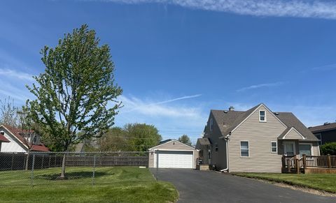 Photo of 526 Clover Lane, Round Lake Beach, IL 60073 (MLS # 12639322)