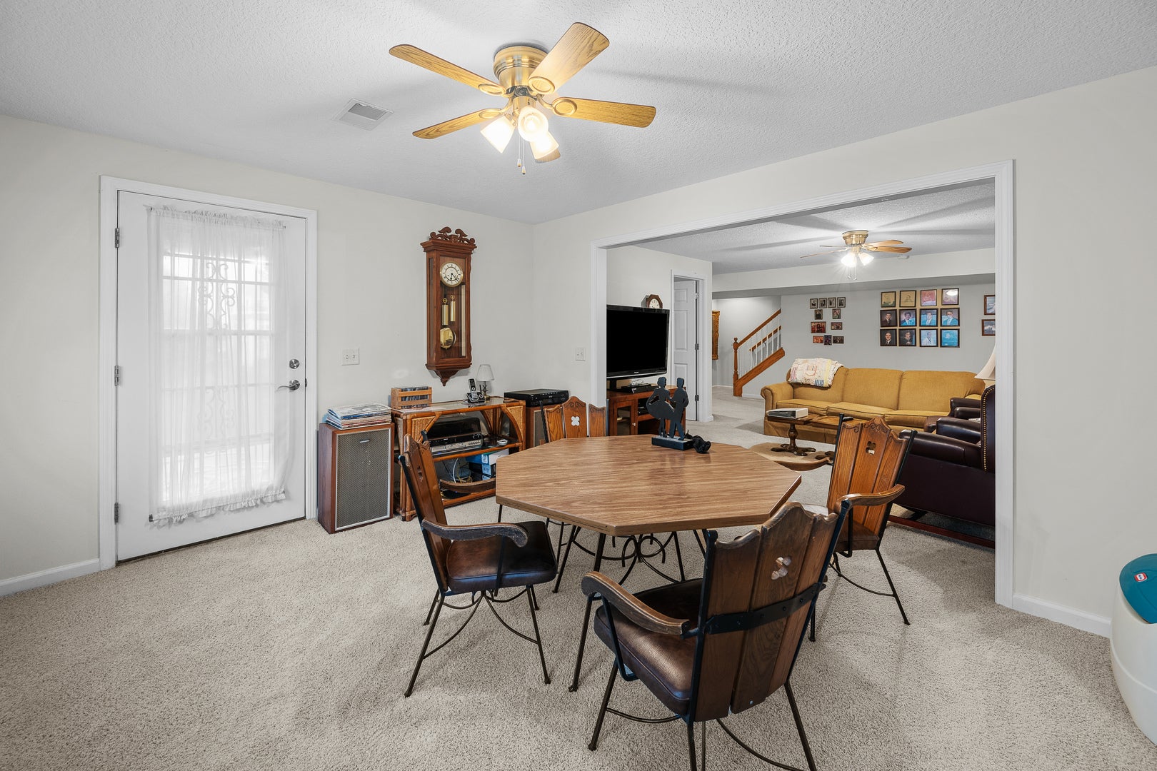 4046 Charles Court 0