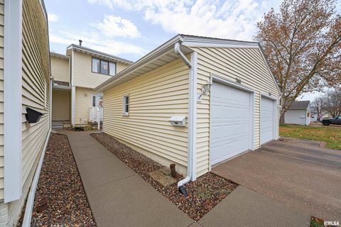 Tiny photo for 3161 WILLOWWOOD Drive, Bettendorf, IA 52722 (MLS # QC4269580)