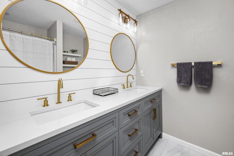 Tiny photo for 3161 WILLOWWOOD Drive, Bettendorf, IA 52722 (MLS # QC4269580)