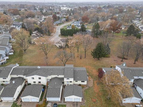 Tiny photo for 3161 WILLOWWOOD Drive, Bettendorf, IA 52722 (MLS # QC4269580)