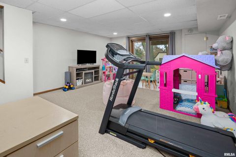 Tiny photo for 3161 WILLOWWOOD Drive, Bettendorf, IA 52722 (MLS # QC4269580)