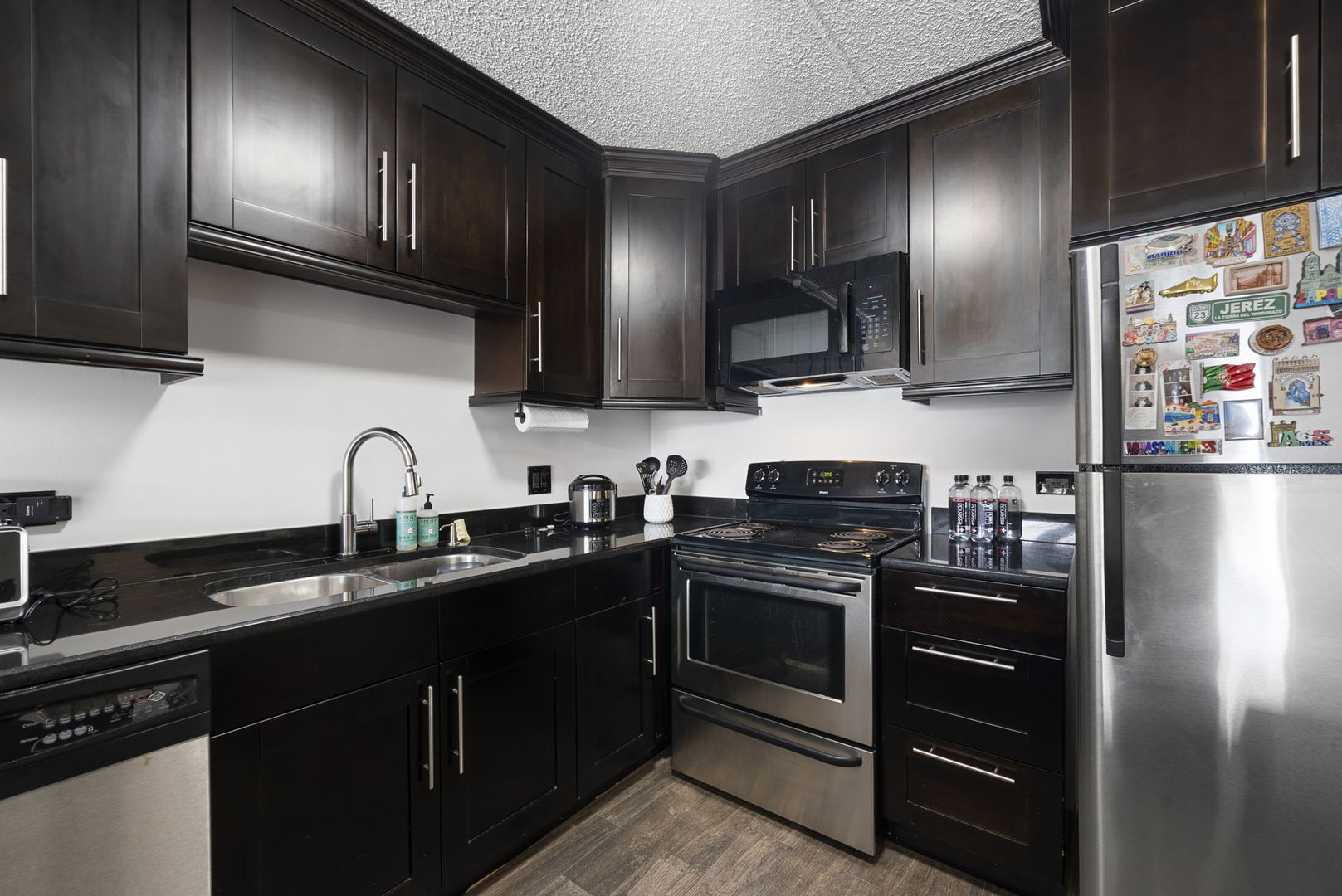 1551 Ashland Avenue 208