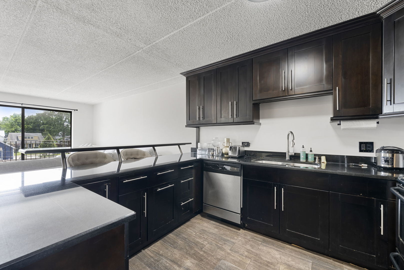 1551 Ashland Avenue 208