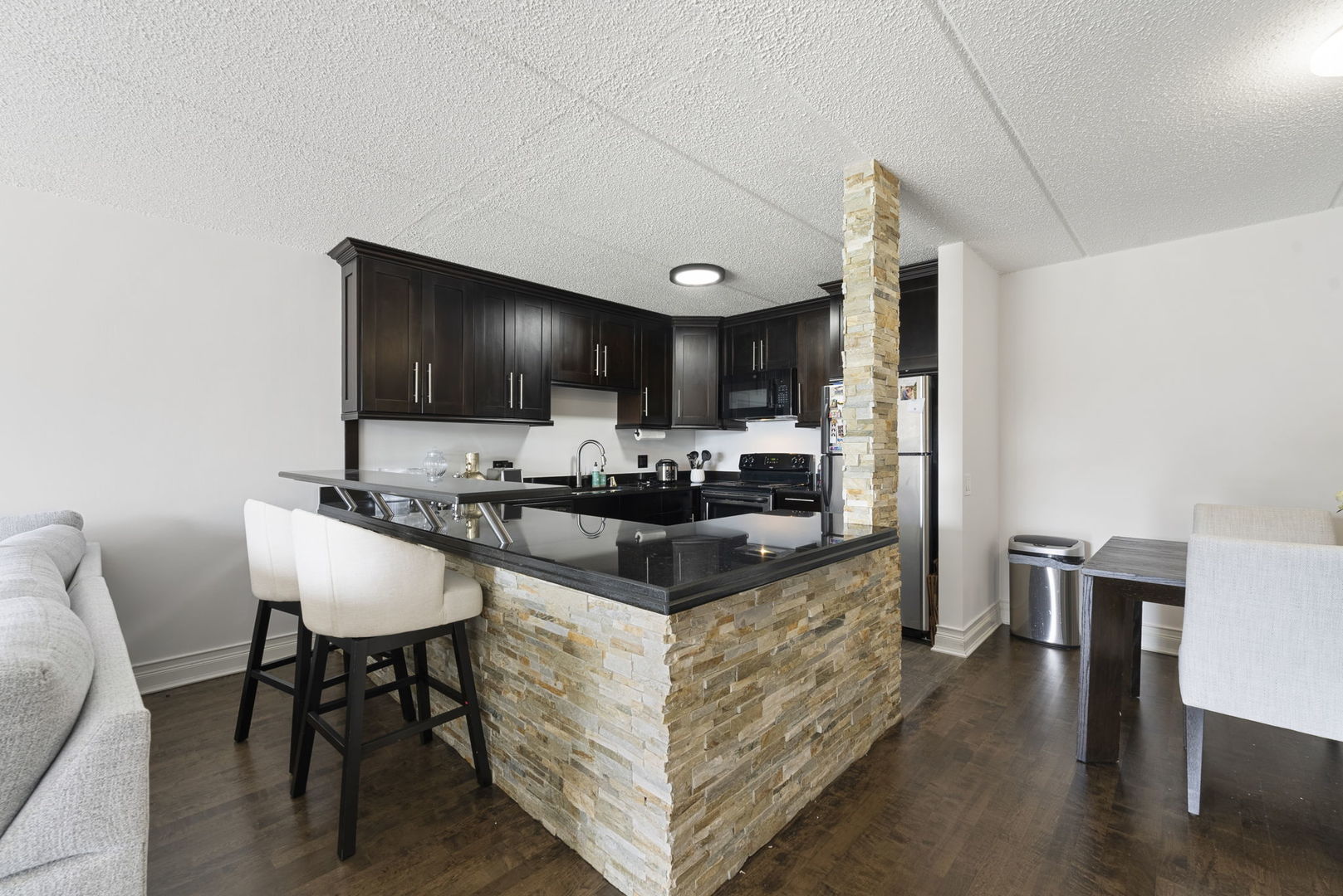 1551 Ashland Avenue 208