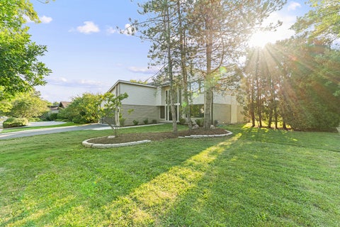Tiny photo for 1400 Kingsport Court, Northbrook, IL 60062 (MLS # 12759205)