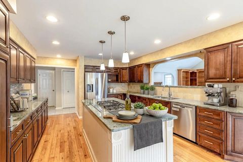Tiny photo for 383 Barn Swallow Lane, Vernon Hills, IL 60061 (MLS # 12622039)