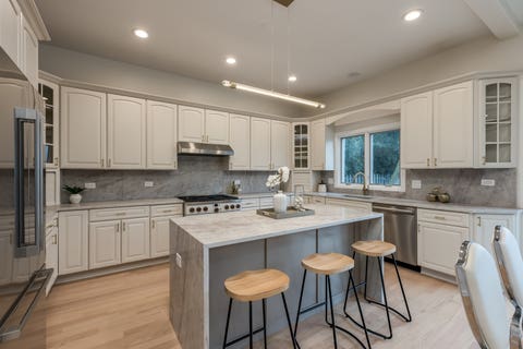 Tiny photo for 6723 N HARDING Avenue, Lincolnwood, IL 60712 (MLS # 12708495)