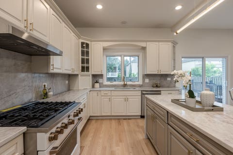 Tiny photo for 6723 N HARDING Avenue, Lincolnwood, IL 60712 (MLS # 12708495)