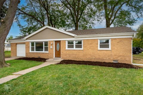 Photo of 10854 Lyman Avenue, Chicago Ridge, IL 60415 (MLS # 12578937)