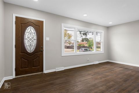 Tiny photo for 10854 Lyman Avenue, Chicago Ridge, IL 60415 (MLS # 12578937)