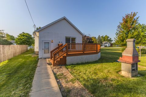 Tiny photo for 125 E Cleveland Street, Cullom, IL 60929 (MLS # 12470162)