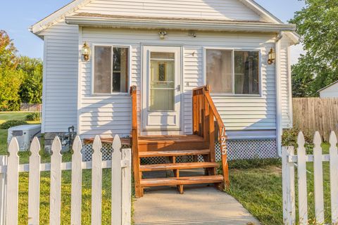 Tiny photo for 125 E Cleveland Street, Cullom, IL 60929 (MLS # 12470162)