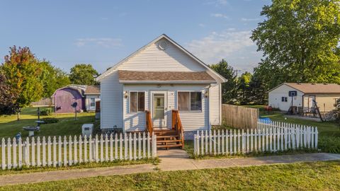 Tiny photo for 125 E Cleveland Street, Cullom, IL 60929 (MLS # 12470162)