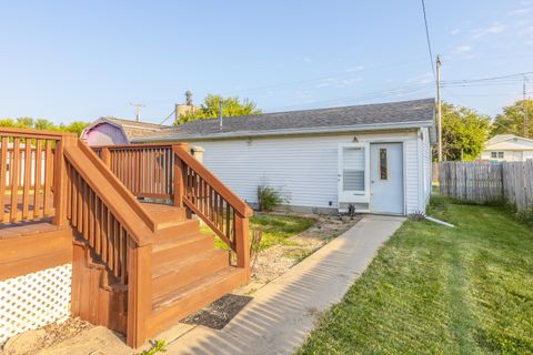 Tiny photo for 125 E Cleveland Street, Cullom, IL 60929 (MLS # 12470162)