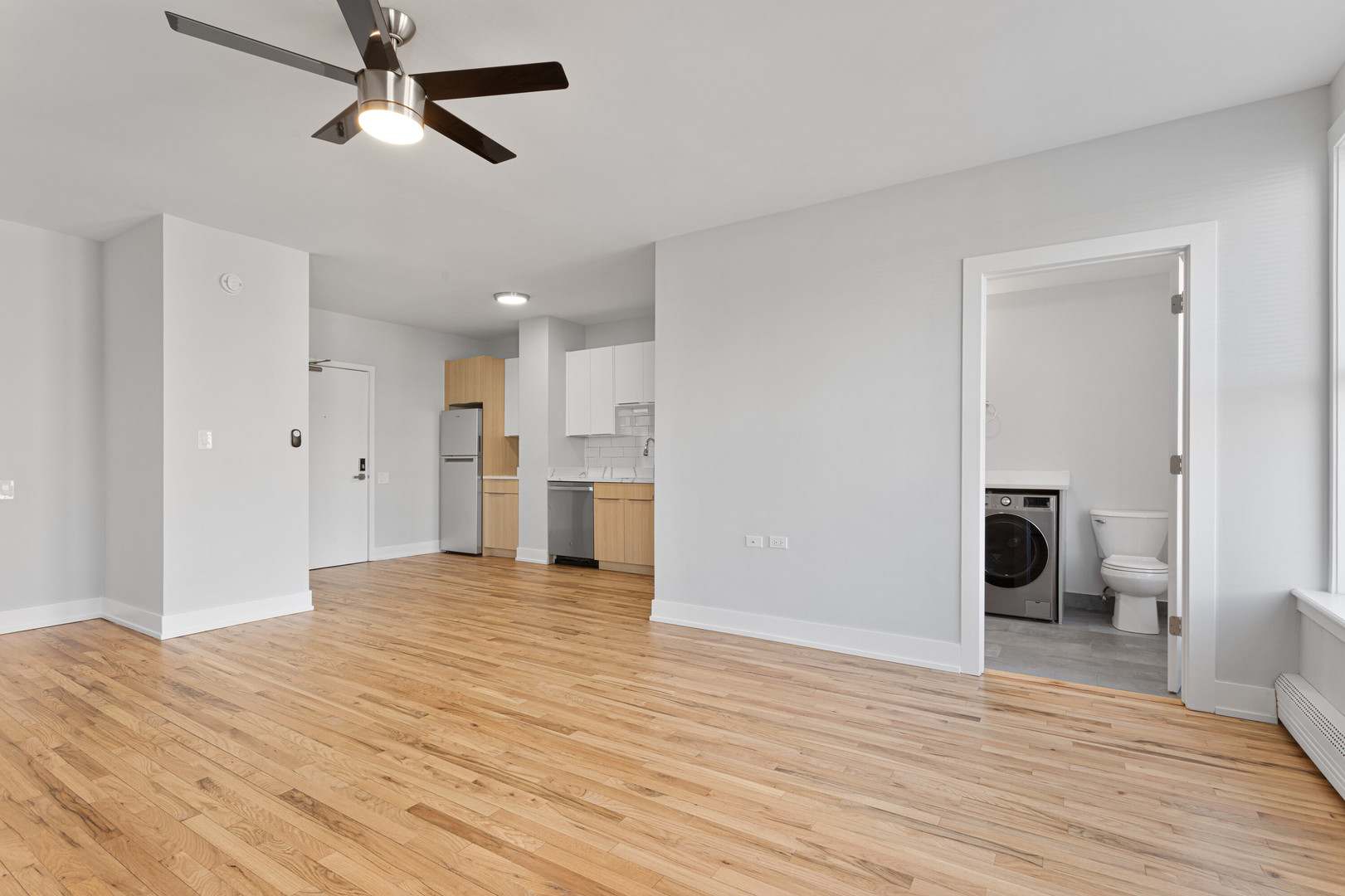 1625 W Howard Avenue 201
