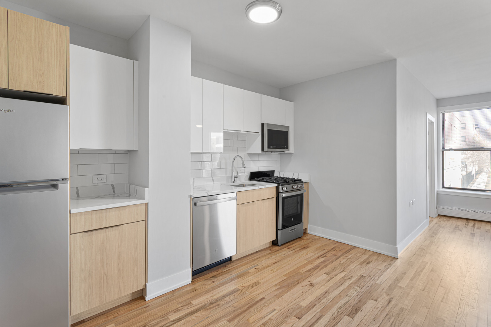 1625 W Howard Avenue 201