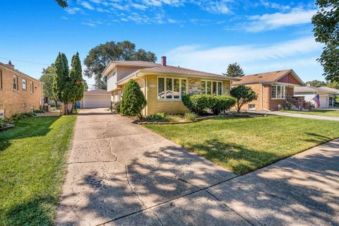 Photo of 10036 S Kolin Avenue, Oak Lawn, IL 60453 (MLS # 12487763)