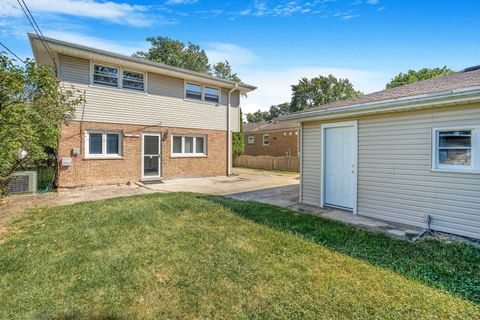 Tiny photo for 10036 S Kolin Avenue, Oak Lawn, IL 60453 (MLS # 12487763)