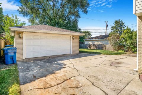 Tiny photo for 10036 S Kolin Avenue, Oak Lawn, IL 60453 (MLS # 12487763)