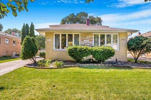Tiny photo for 10036 S Kolin Avenue, Oak Lawn, IL 60453 (MLS # 12487763)