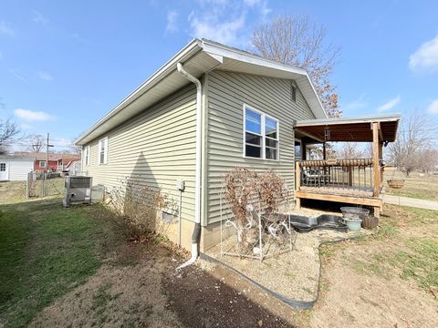 Tiny photo for 1413 Mckinley Street S, Harrisburg, IL 62946 (MLS # 12564254)