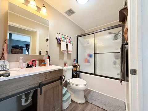 Tiny photo for 1413 Mckinley Street S, Harrisburg, IL 62946 (MLS # 12564254)