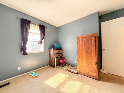 Tiny photo for 1413 Mckinley Street S, Harrisburg, IL 62946 (MLS # 12564254)