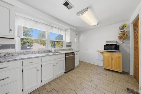 Tiny photo for 620 E MAPLE Street, Lombard, IL 60148 (MLS # 12792437)
