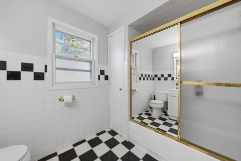 Tiny photo for 620 E MAPLE Street, Lombard, IL 60148 (MLS # 12792437)